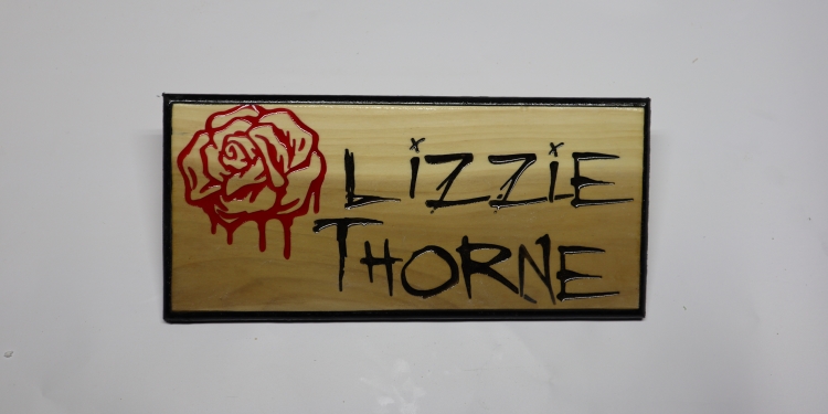 lizzie thorne wrestler sign